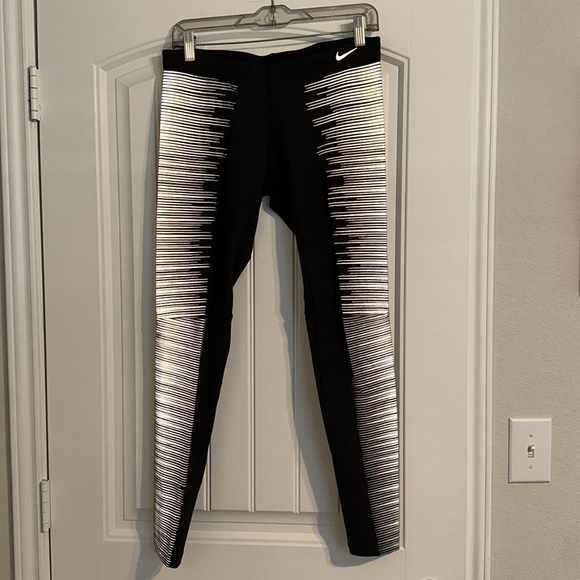 Nike Reflective Leggings - Picture 2 of 9